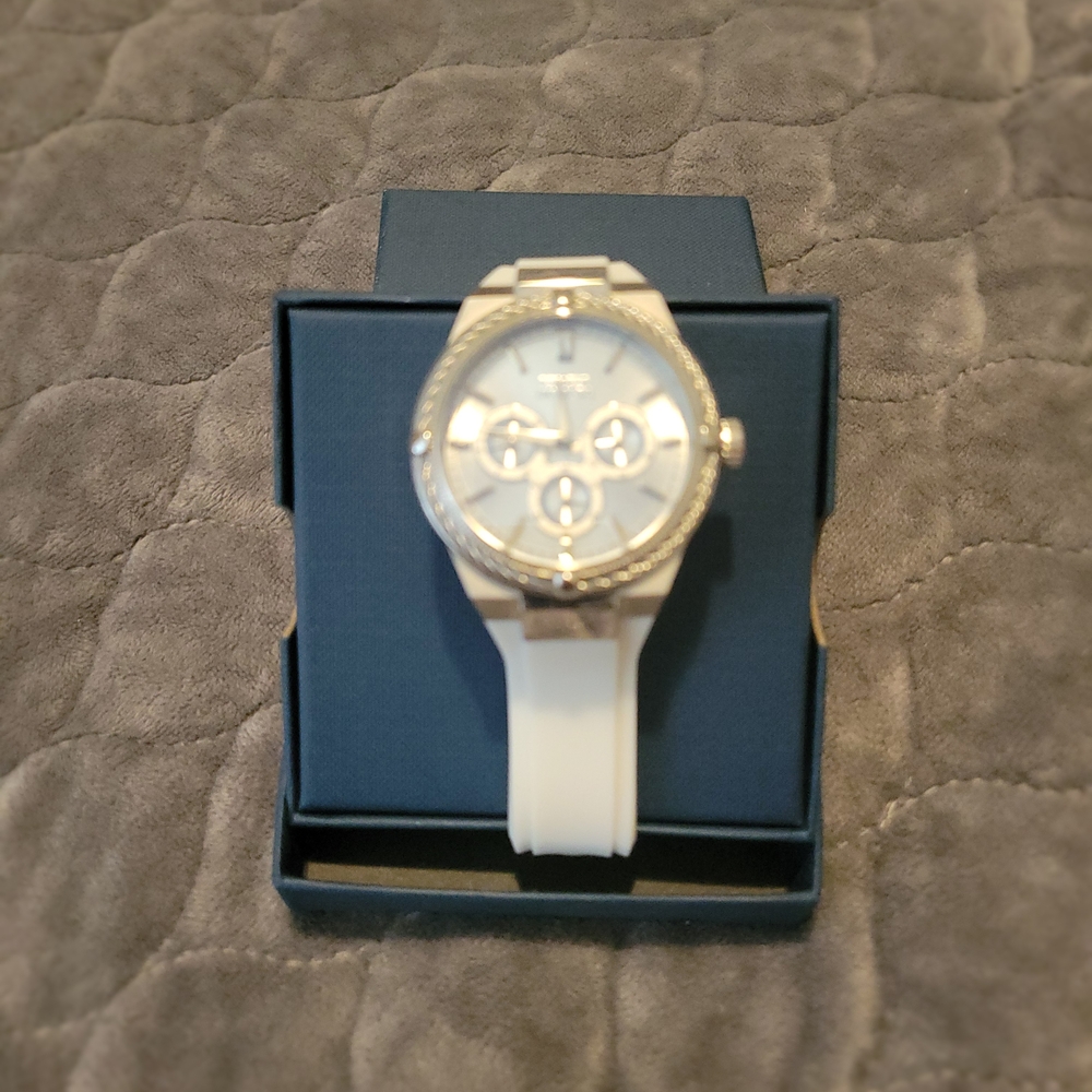 Invicta Bolt Women’s Watch Model 28909 White & Silver Tritnite – Needs Battery